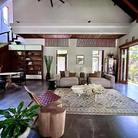 Garden Villa Retreat In Gianyar, Bali